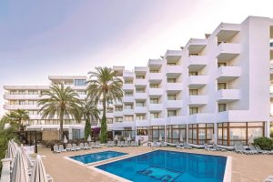 hotel-tres-torres-santa-eulalia