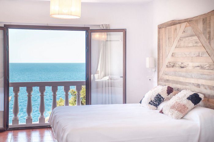 Rooms at Hostal La Torre Ibiza