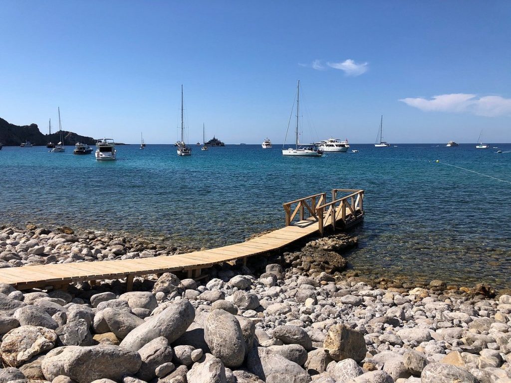 Puente en Cala Jondal