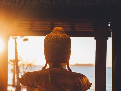 Golden Buddha Ibiza – sunbeams illuminate the buddha
